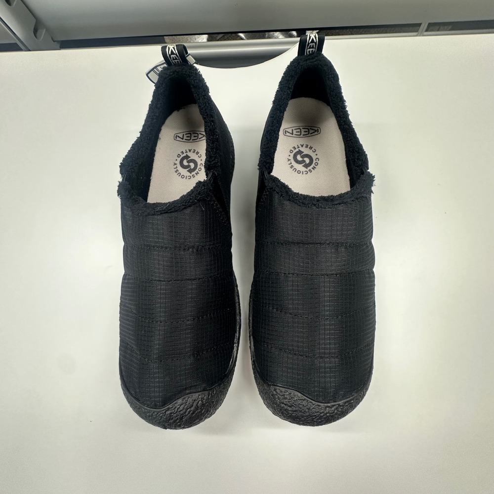 KEEN Howser 2 Black Quilted Slipon Shoes Womens 8.5 1023981 Fleece Lined Loafers